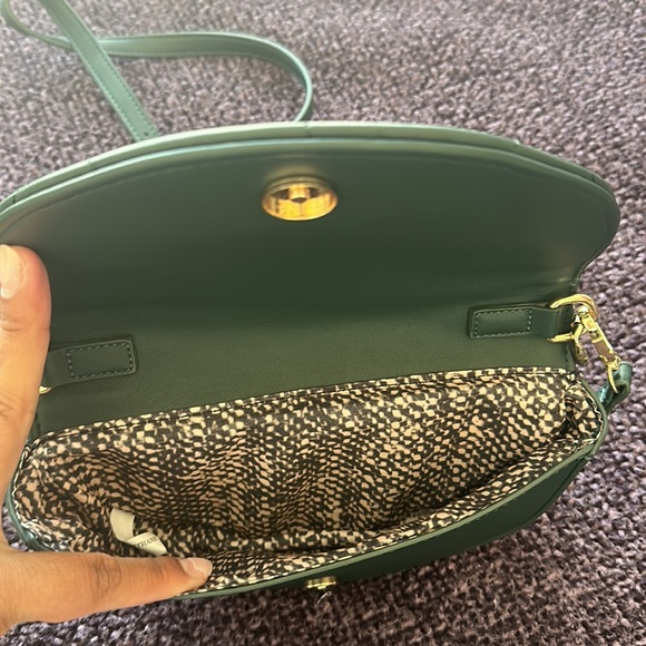 Dark Green half circular purse - Picture 3 of 4